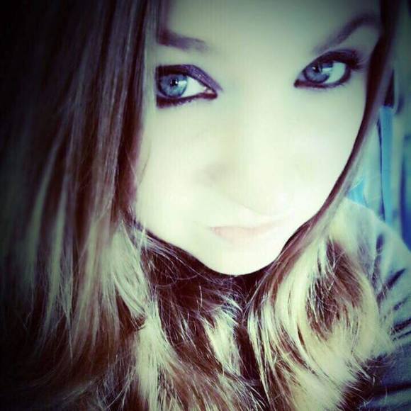 Meet your Posher, April - Picture 1 of 1